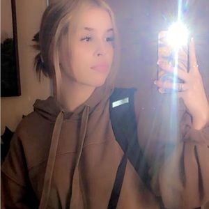 Meet your Posher, Savannah